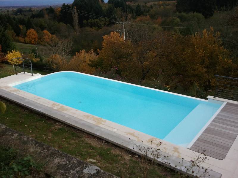 piscine a débordement