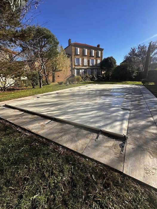 couverture à barres piscine