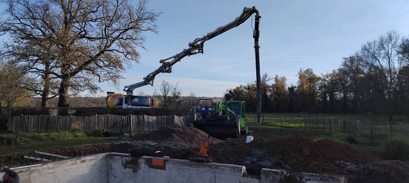 Coulage d'un radier de piscine 